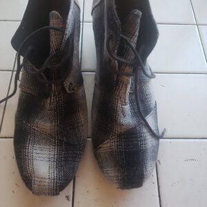 TOMS Shoes Size 12WW Plaid Black Gray and White